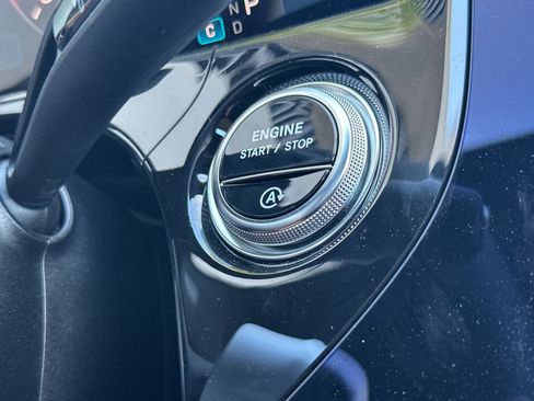Used 2025 Mercedes-Benz E 350 Sedan image 25