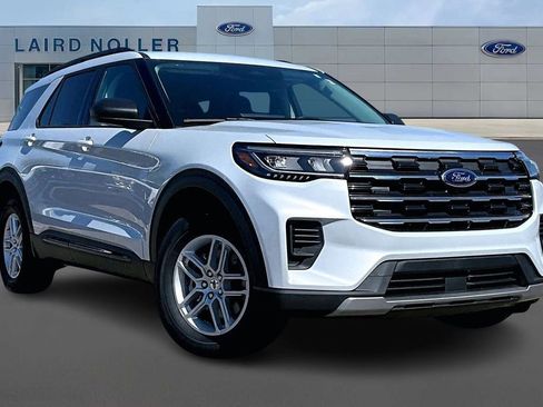 New 2026 Ford Explorer Active AWD/4WD image 2