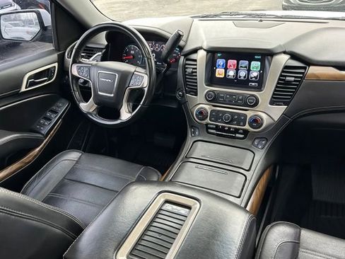Used 2020 GMC Yukon XL Denali w/ Denali Premium Package image 19