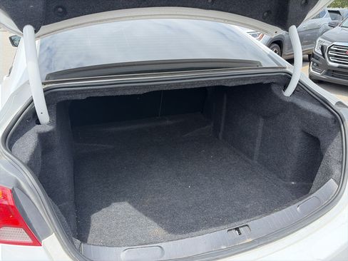 Used 2015 Chevrolet Impala LT FWD image 10