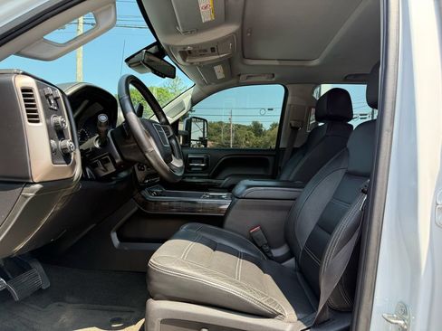 Used 2016 GMC Sierra 2500 Denali w/ Duramax Plus Package AWD/4WD image 9