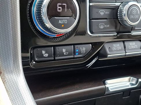 Used 2023 GMC Yukon Denali AWD/4WD image 24
