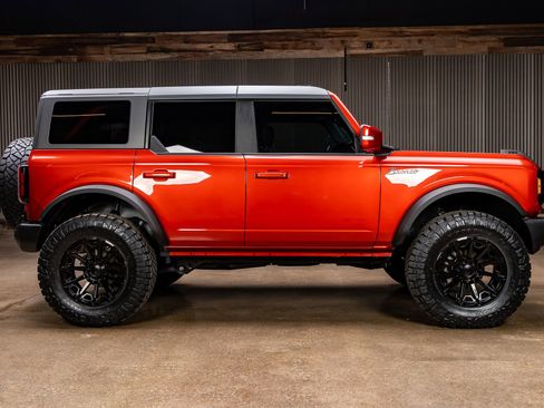 Used 2022 Ford Bronco Outer Banks w/ Sasquatch Package image 11