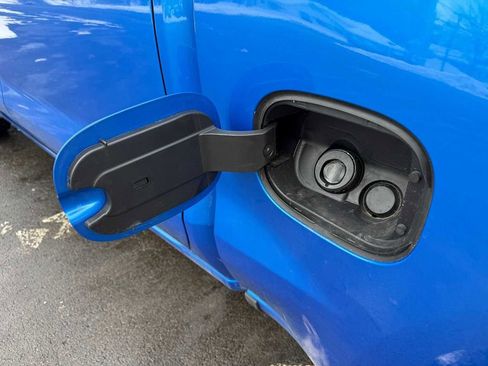 Used 2025 Chevrolet Silverado 1500 LT image 24