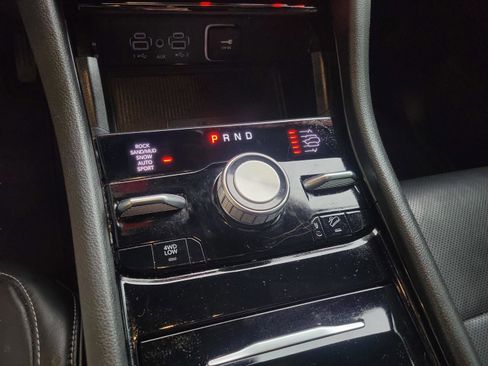 Used 2022 Jeep Grand Cherokee Overland w/ Luxury Tech Group IV image 18