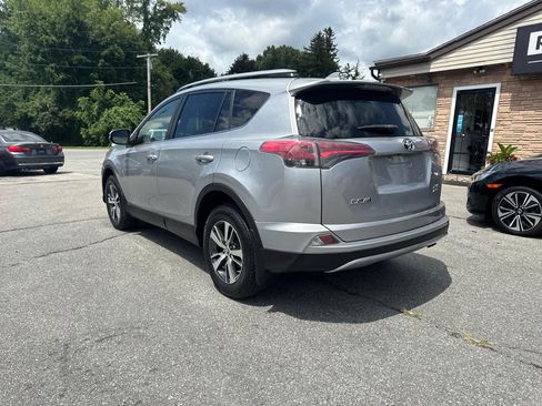 Used 2018 Toyota RAV4 XLE AWD/4WD image 13