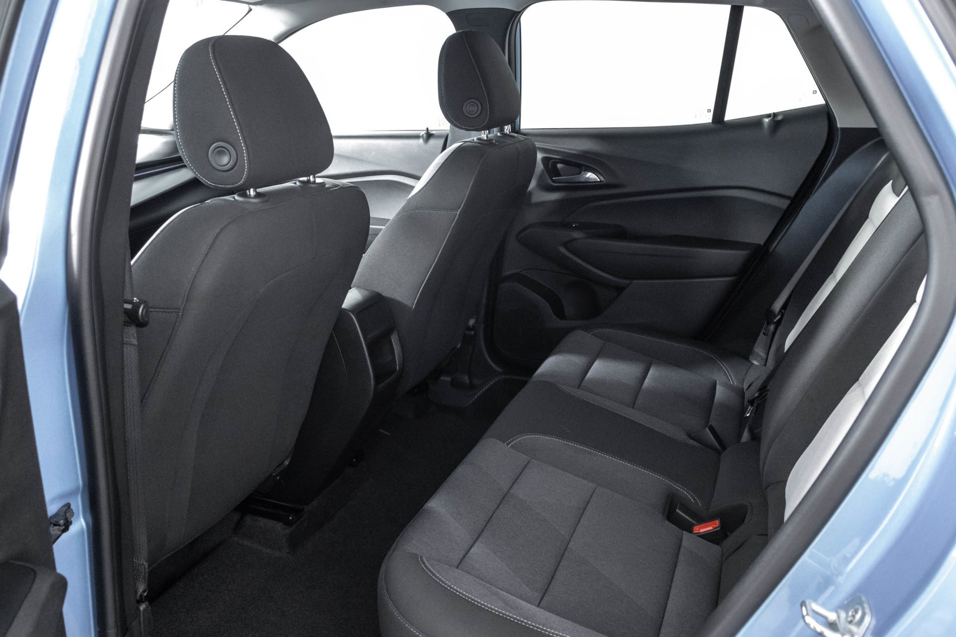 Used 2025 Chevrolet Trax LS w/ LS Convenience Package FWD image 35