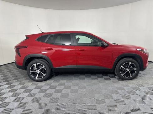 New 2026 Chevrolet Trax RS w/ Sunroof Package image 3