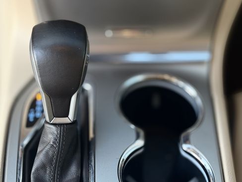 Used 2019 Jeep Grand Cherokee Overland RWD image 25