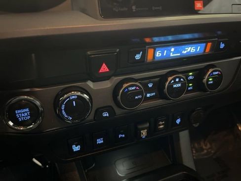 Used 2019 Toyota Tacoma TRD Sport AWD/4WD image 20