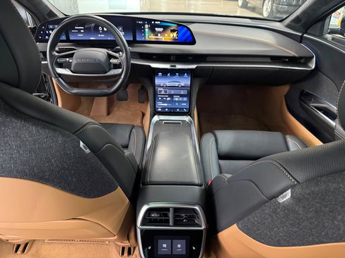 Used 2023 Lucid Air Touring AWD/4WD image 11