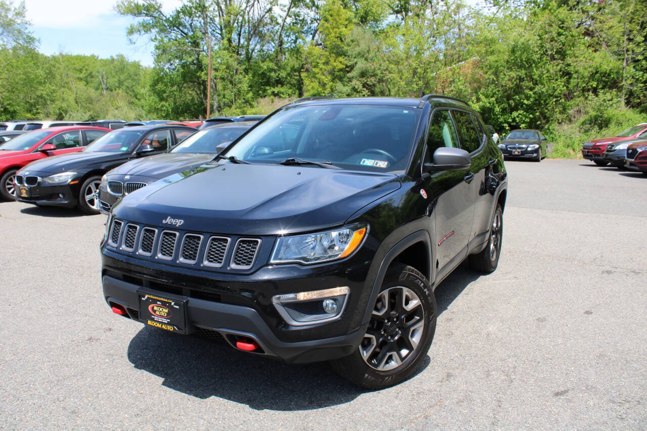 Used 2017 Jeep Compass Trailhawk w/ Navigation Group AWD/4WD image 1