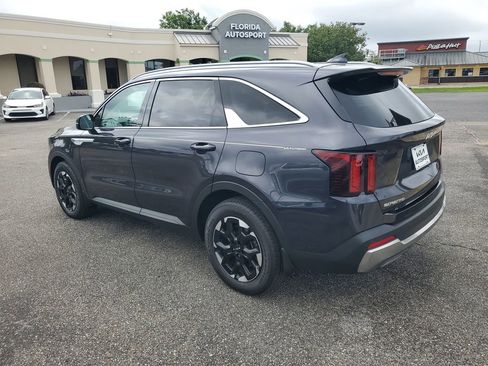 Used 2025 Kia Sorento S w/ Panoramic Sunroof Package FWD image 3