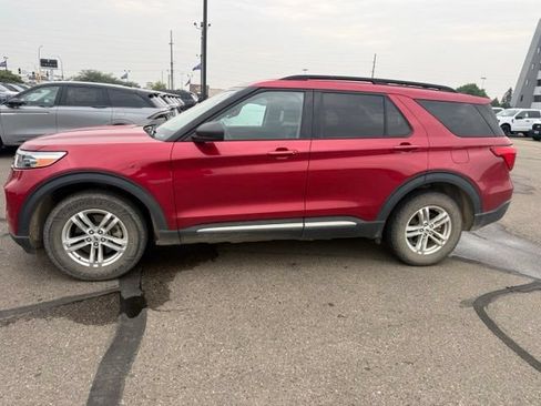 Used 2022 Ford Explorer XLT w/ Equipment Group 202A AWD/4WD image 7