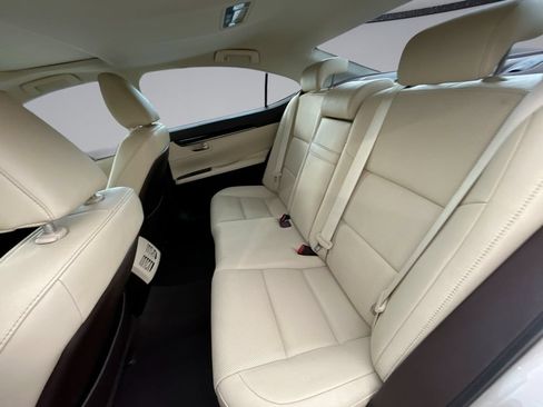 Used 2016 Lexus ES 350 w/ Accessory Package FWD image 15