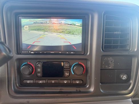 Used 2005 Chevrolet Avalanche Z71 w/ Sun And Sound Package AWD/4WD image 16