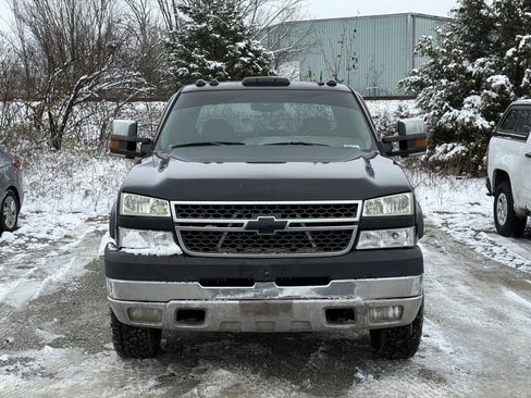 Used 2005 Chevrolet Silverado 3500 LT w/ Heavy-Duty Power Package image 24