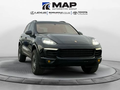 Used 2017 Porsche Cayenne S image 7
