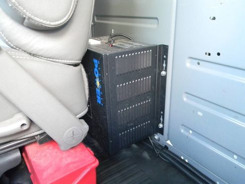 Used 2015 Chevrolet Express 2500 RWD image 15
