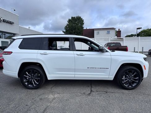 New 2026 Jeep Grand Cherokee L Limited AWD/4WD image 8