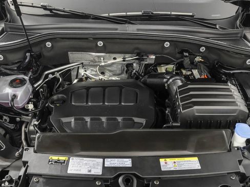 Used 2025 Volkswagen Atlas SE w/ Black Wheel Package image 49