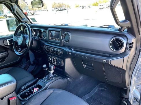 Used 2023 Jeep Wrangler Willys image 14