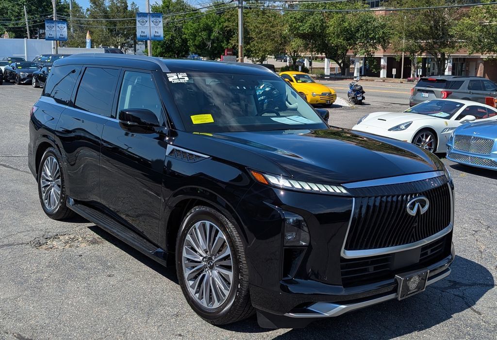 Used 2025 INFINITI QX80 Luxe AWD/4WD image 5
