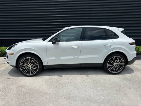 Certified 2023 Porsche Cayenne AWD/4WD image 2