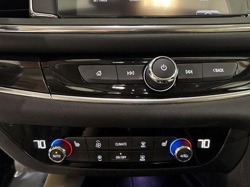 Used 2019 Buick Enclave Essence image 44