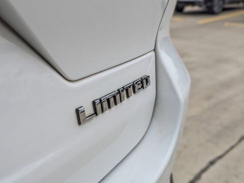 Used 2023 Jeep Grand Cherokee Limited image 12