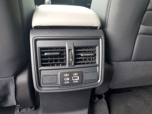 Used 2026 Subaru Forester Premium w/ Base/Premium Package AWD/4WD image 17