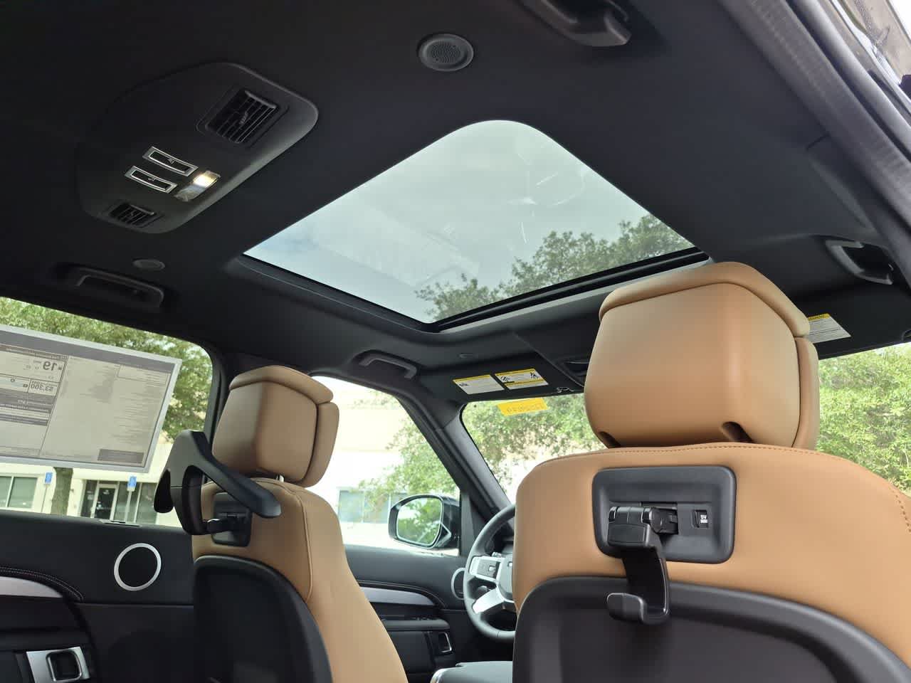 New 2026 Land Rover Discovery Limited Edition AWD/4WD image 23