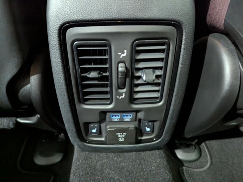 Used 2024 Dodge Durango GT AWD/4WD image 13
