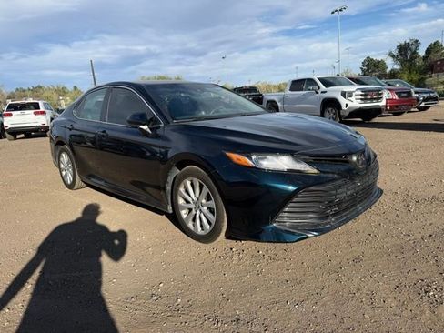 Used 2018 Toyota Camry LE image 7