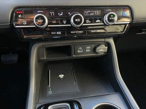 Used 2023 Honda Pilot Touring image 19