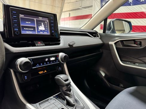 Used 2019 Toyota RAV4 LE w/ All Weather Liner Package AWD/4WD image 20