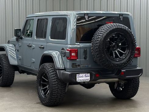 Used 2025 Jeep Wrangler Unlimited Sahara w/ Safety Group AWD/4WD image 3