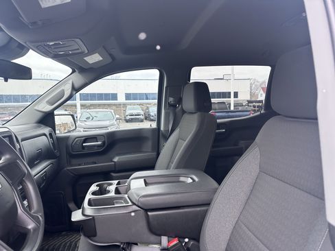 Used 2023 Chevrolet Silverado 1500 Custom Trail Boss w/ LPO, Dark Essentials Package image 7