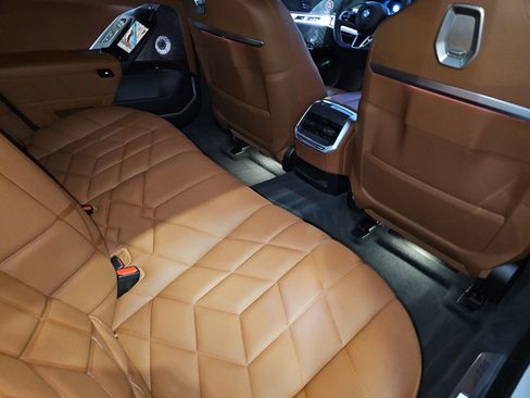 Certified 2023 BMW 760i xDrive w/ Executive Package image 11