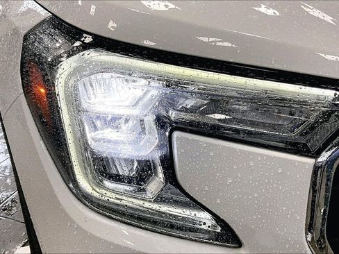 Used 2024 GMC Terrain SLE w/ Driver Convenience Package FWD image 29