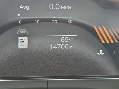 Used 2026 Kia Carnival EX FWD image 32