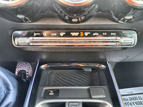 Used 2024 Mercedes-Benz GLB 250 4MATIC w/ Exclusive Package image 17