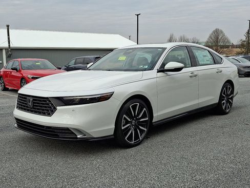 New 2025 Honda Accord Touring image 3