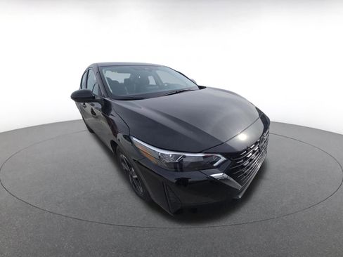 Used 2025 Nissan Sentra SV image 3