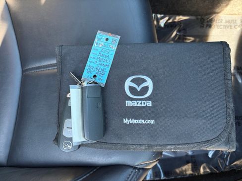 Used 2018 MAZDA MAZDA3 Touring image 34