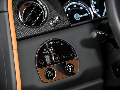 Used 2022 Rolls-Royce Cullinan image 27