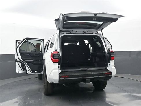 New 2026 Toyota 4Runner SR5 image 28