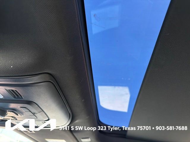 Used 2023 GMC Yukon XL SLT w/ SLT Luxury Package AWD/4WD image 23