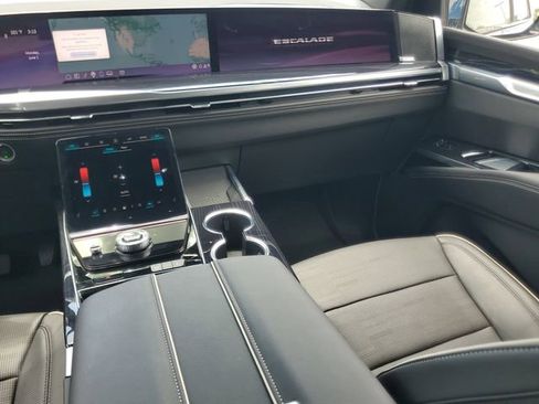 Certified 2026 Cadillac Escalade Sport w/ LPO, ONYX Package RWD image 18