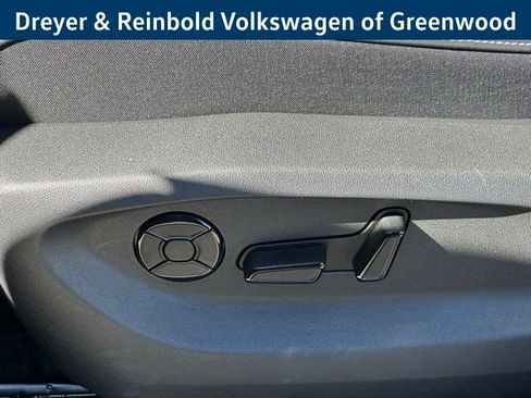 New 2026 Volkswagen Tiguan SE R-Line image 28